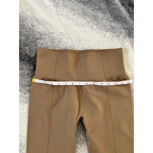 Zyia Taupe Firm Free Seamless 7/8 Textured Leggings Size Small Athletic Outdoors - Picture 6 of 9